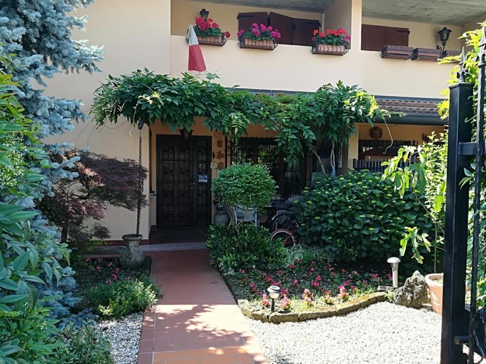 B&B L'Isola Di Casa Brembate Dış mekan fotoğraf